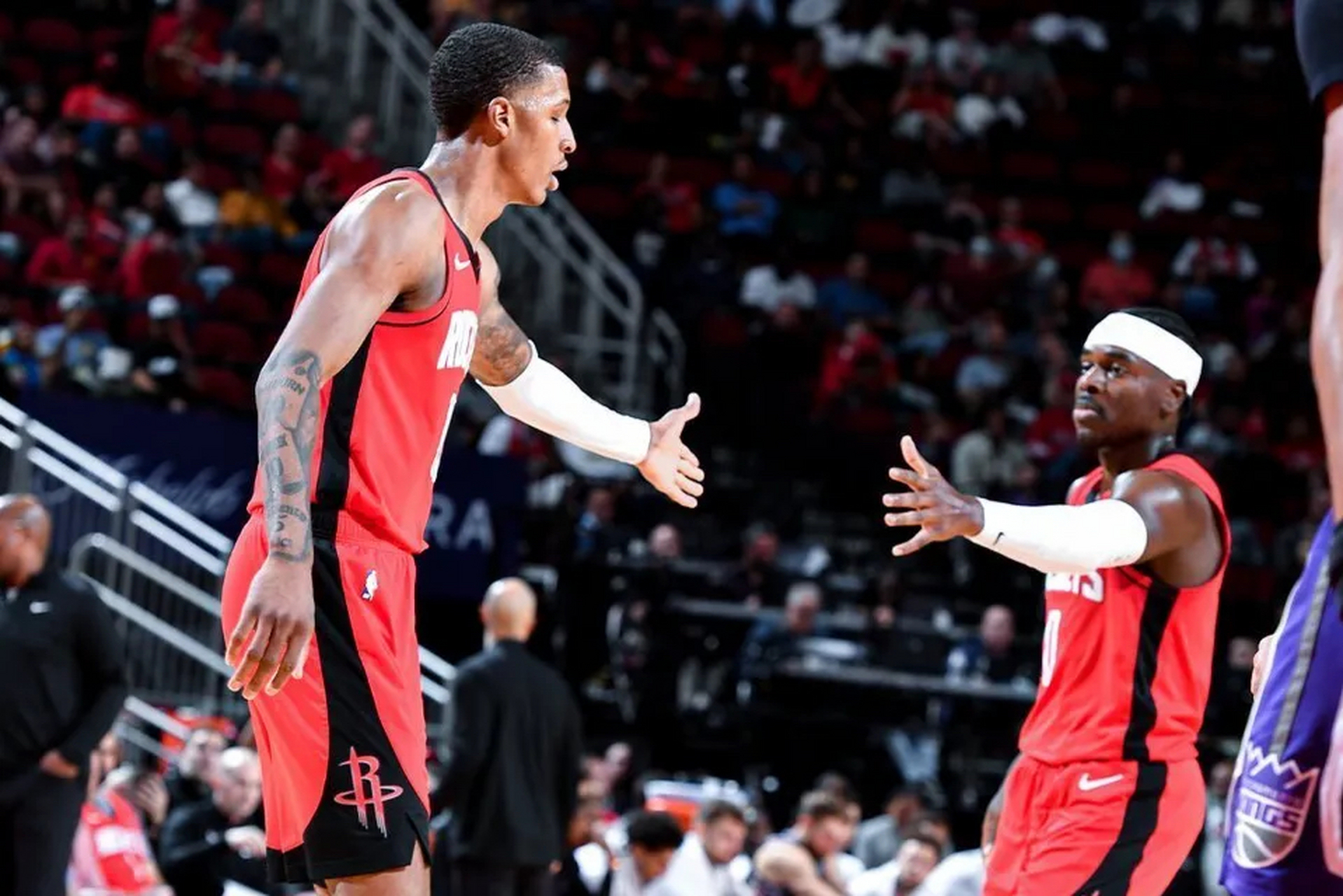 开云官方app入口-包含火箭队实力碾压对手，轻松赢球的词条