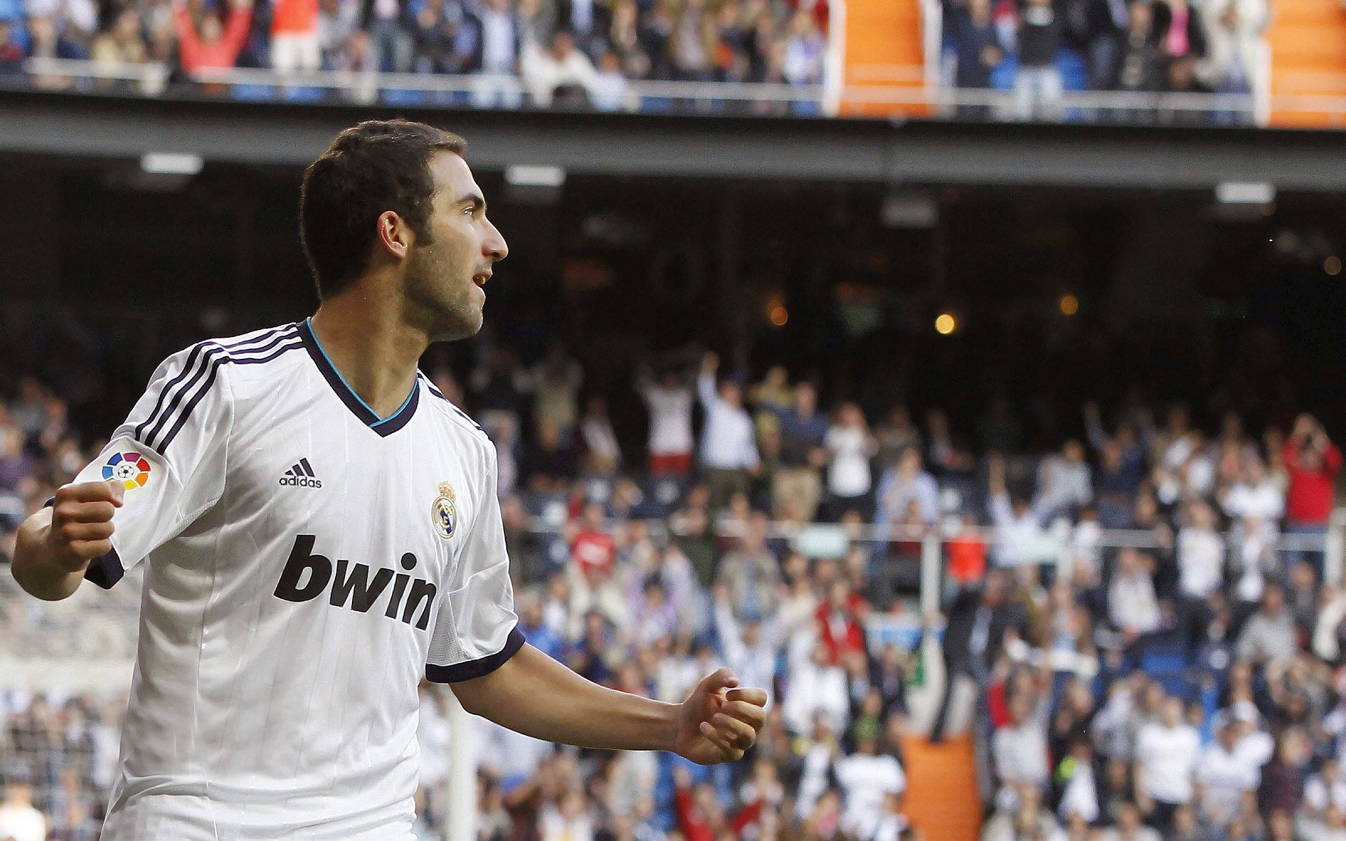 智利翻盘荷兰,迪马利亚刷新纪录的南美风暴